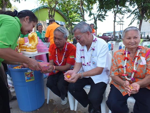 ภาพบรรยากาศแข่งขันกีฬาสีผู้สูงอายุ และสืบสานประเพณีไทย