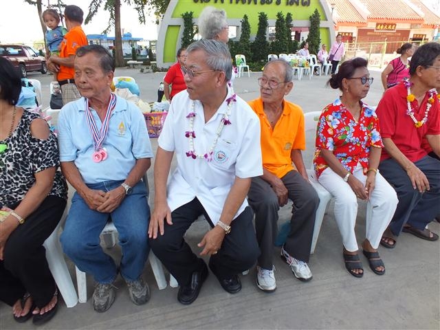 ภาพบรรยากาศแข่งขันกีฬาสีผู้สูงอายุ และสืบสานประเพณีไทย