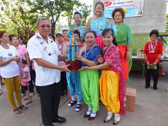 ภาพบรรยากาศแข่งขันกีฬาสีผู้สูงอายุ และสืบสานประเพณีไทย