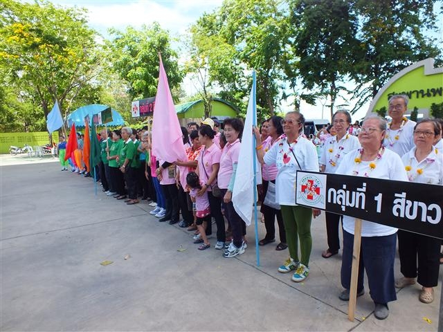 ภาพบรรยากาศแข่งขันกีฬาสีผู้สูงอายุ และสืบสานประเพณีไทย