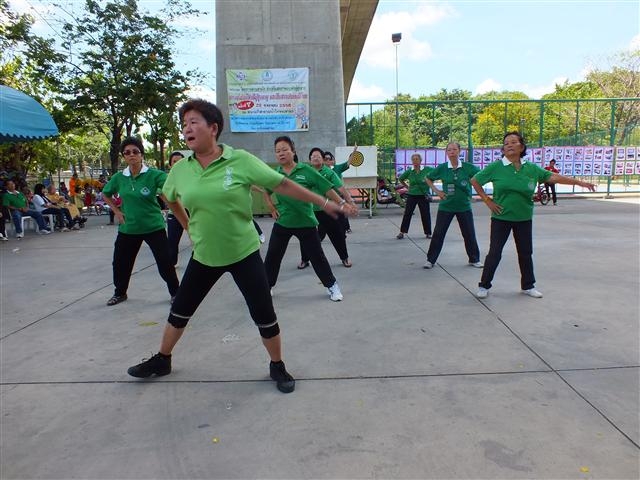 ภาพบรรยากาศแข่งขันกีฬาสีผู้สูงอายุ และสืบสานประเพณีไทย