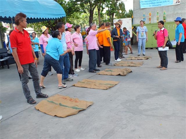 ภาพบรรยากาศแข่งขันกีฬาสีผู้สูงอายุ และสืบสานประเพณีไทย