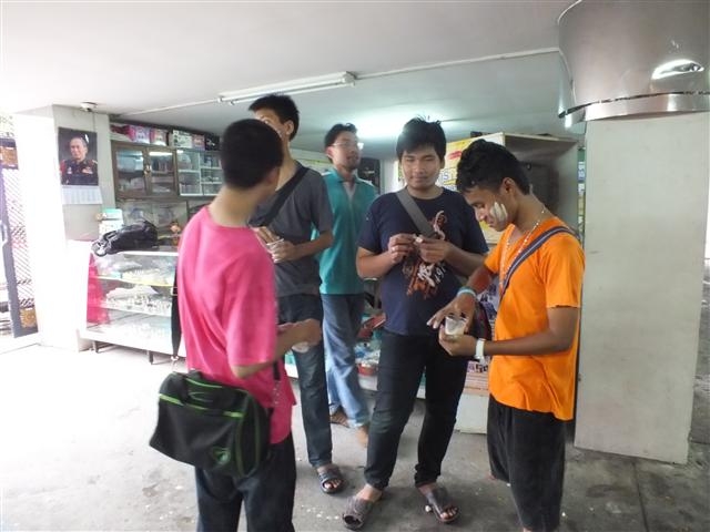 เก็บตกบรรยากาศการเล่นส่งกรานต์ของคณะครู นักเรียน และพนักงาน กับทางโรงเรียนฯ