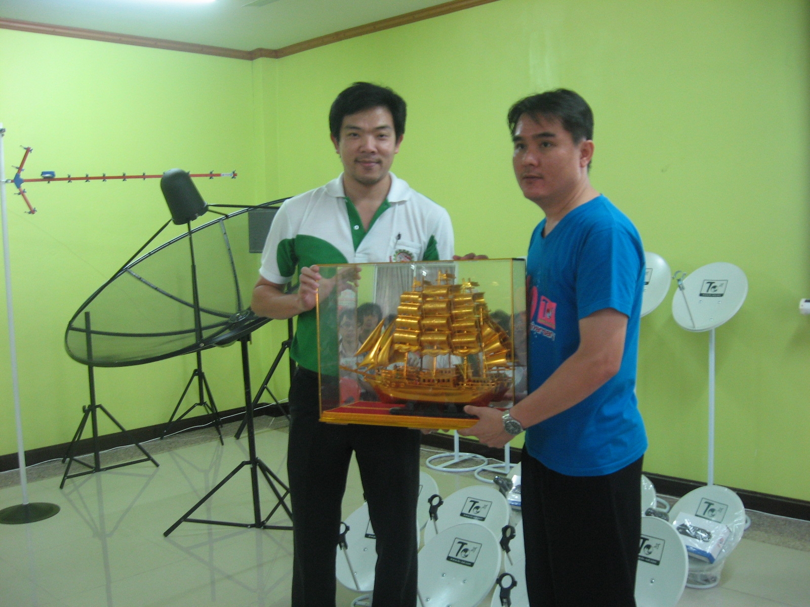 ศึกษาดูงานต้นแบบการทำธุรกิจ(กล้องวงจรปิดและจานดาวเทียม)