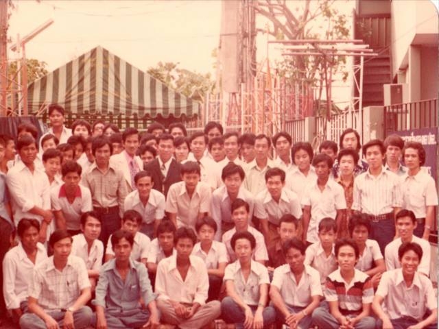 เปิดป้ายโรงเรียนอย่างเป็นทางการ