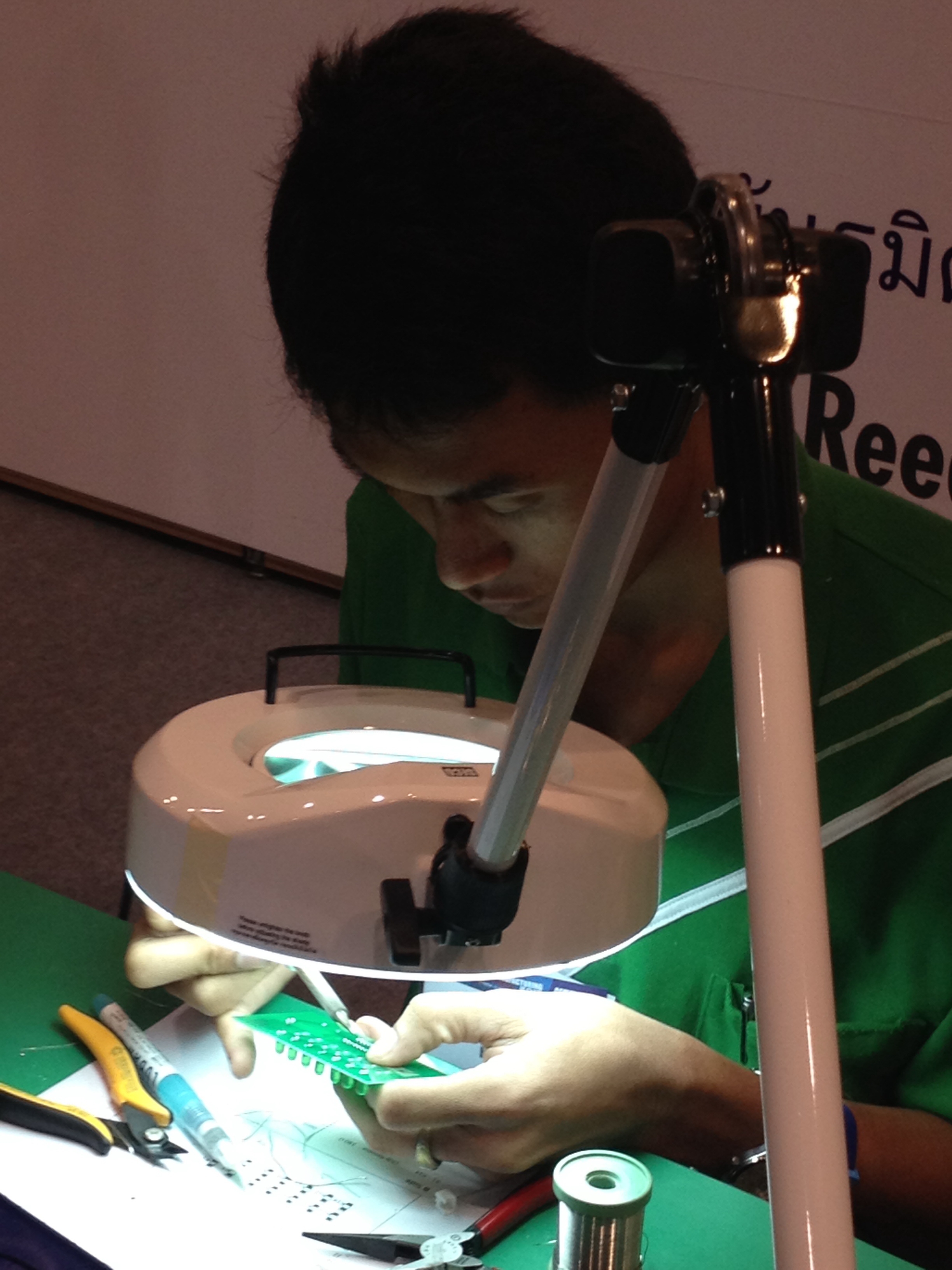 ทีมวิชาการเข้าร่วมแข่งขันยอดฝีมือบัดกรีประเทศไทย IPC 2013
